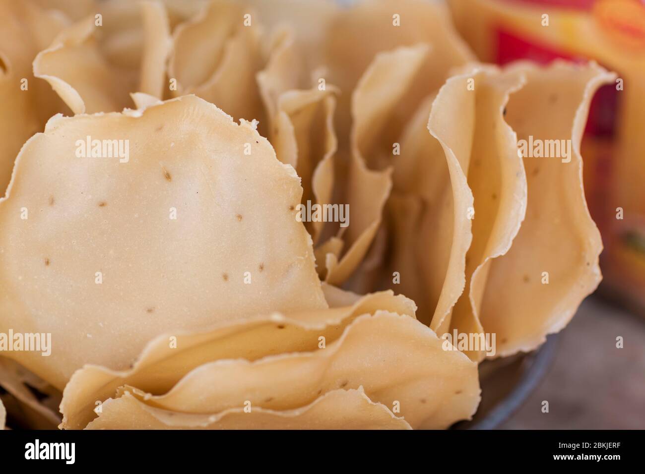 Indien, Rajasthan, Jodhpur, Sardar Markt Girdikot, Papadam, dünne gebratene Pfannkuchen Stockfoto
