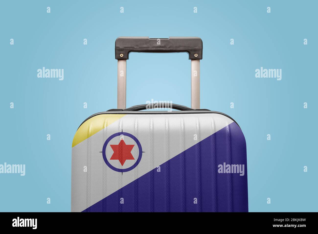 Koffer mit Karibik Niederlande Flagge Design Reise Caribbean America Konzept. Stockfoto