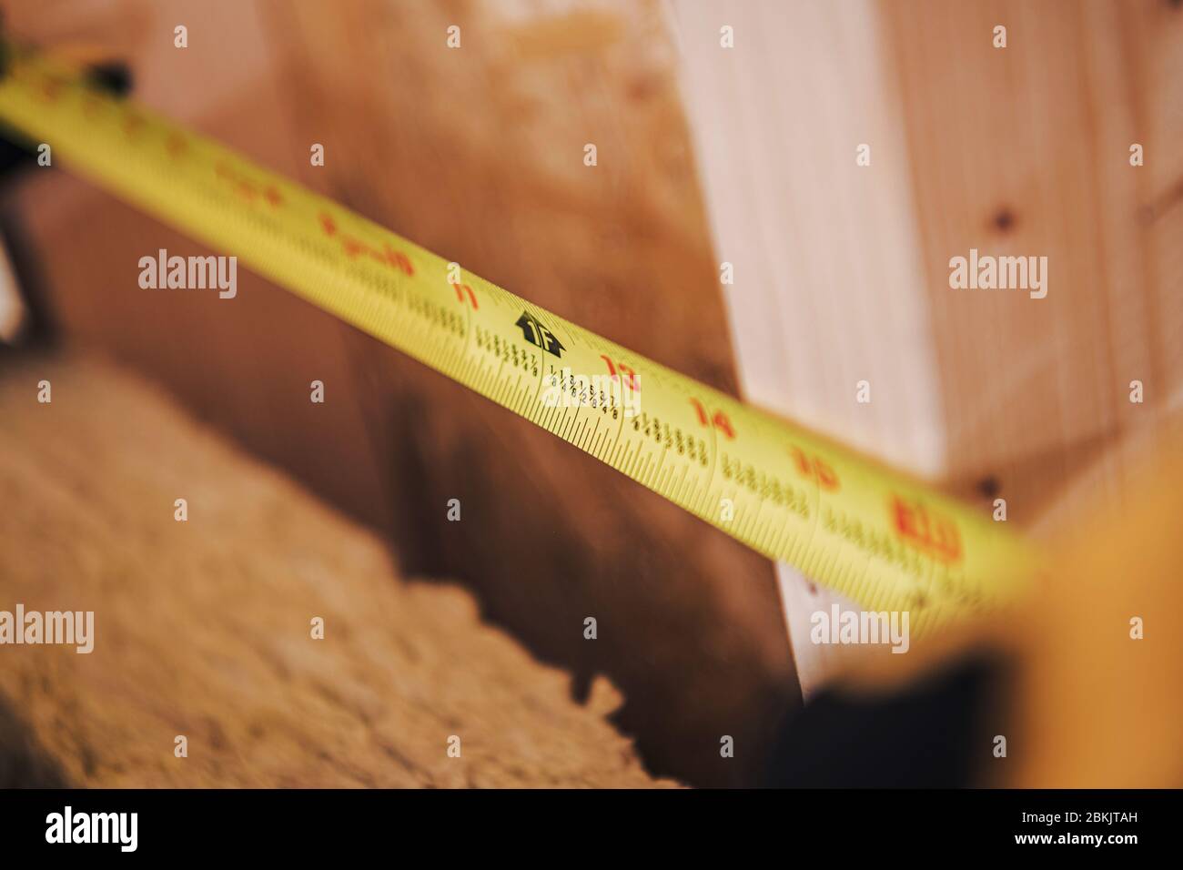 Nahaufnahme Des Maßbandes Mit Anzeige Der Zolleinheiten. Stockfoto