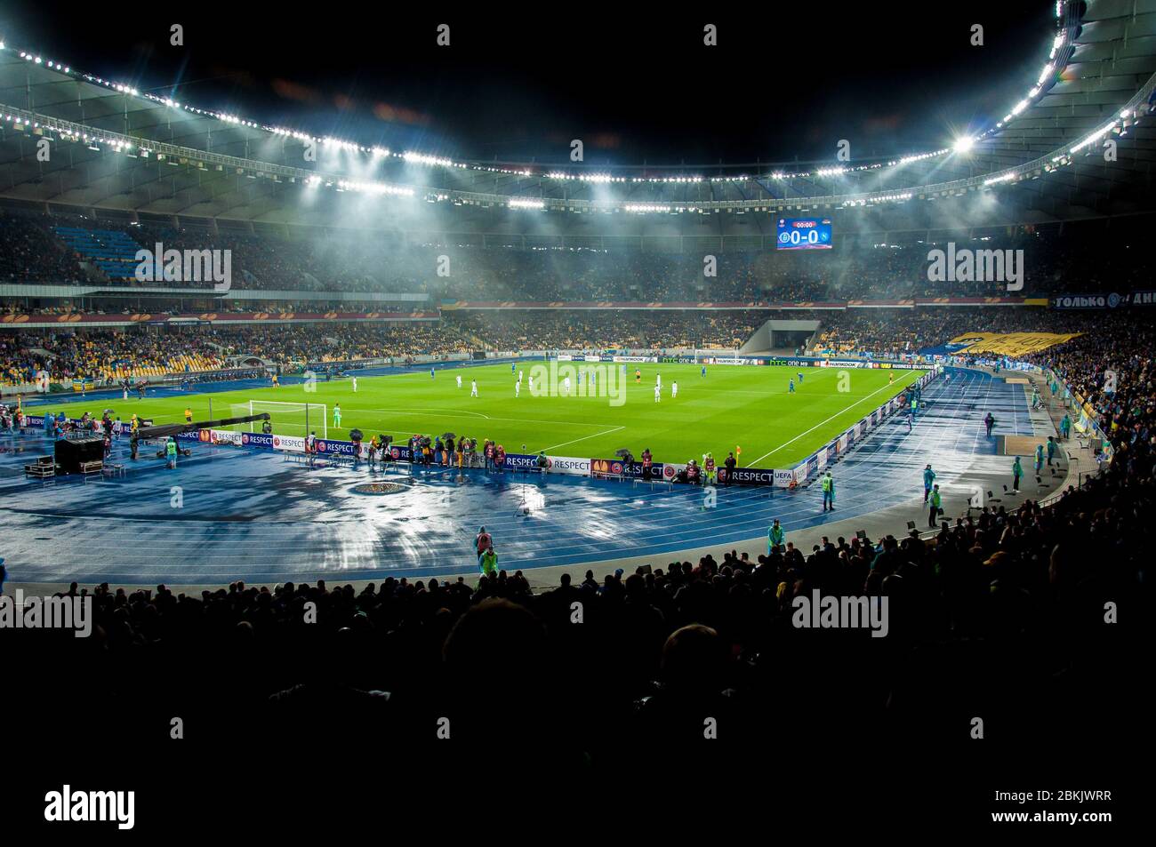 KIEW, UKRAINE - 14. MAI 2015 NSK Olimpiyskyi Stadion während der UEFA Europa League Halbfinale Spiel zwischen FC Dnipro und FC Neapel Stockfoto