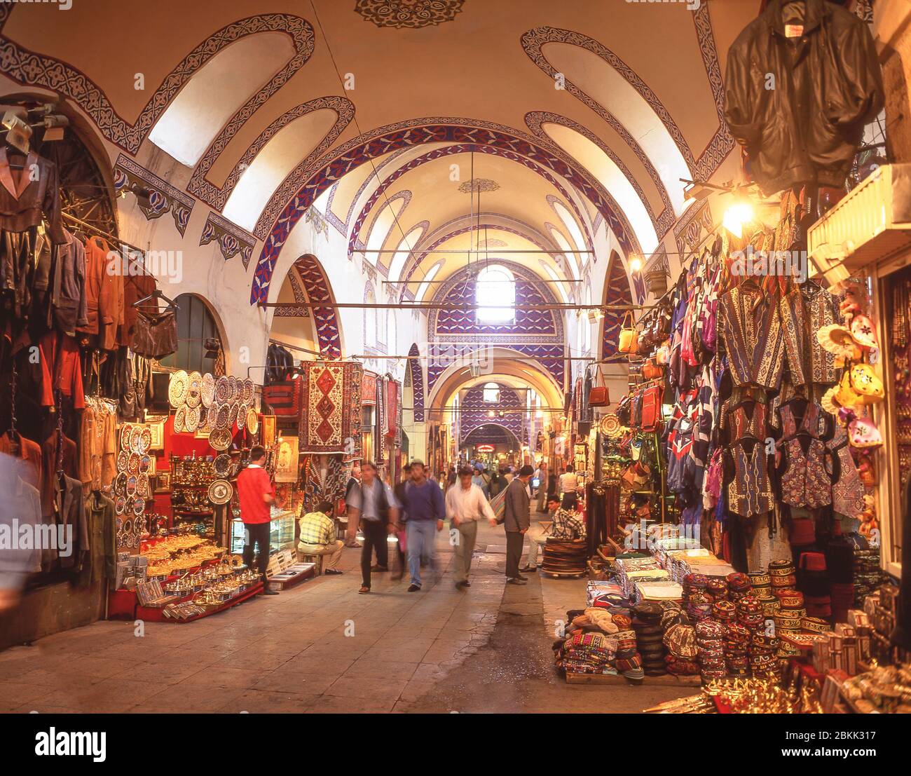 Innenraum des Großen Basars (Kapalicarsi), Fatih District, Istanbul, Republik Türkei Stockfoto