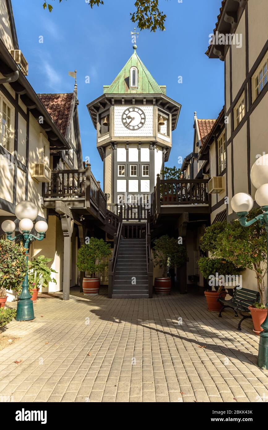 Der Uhrturm des Wine Valley Inn & Cottages in Solvang, Kalifornien Stockfoto