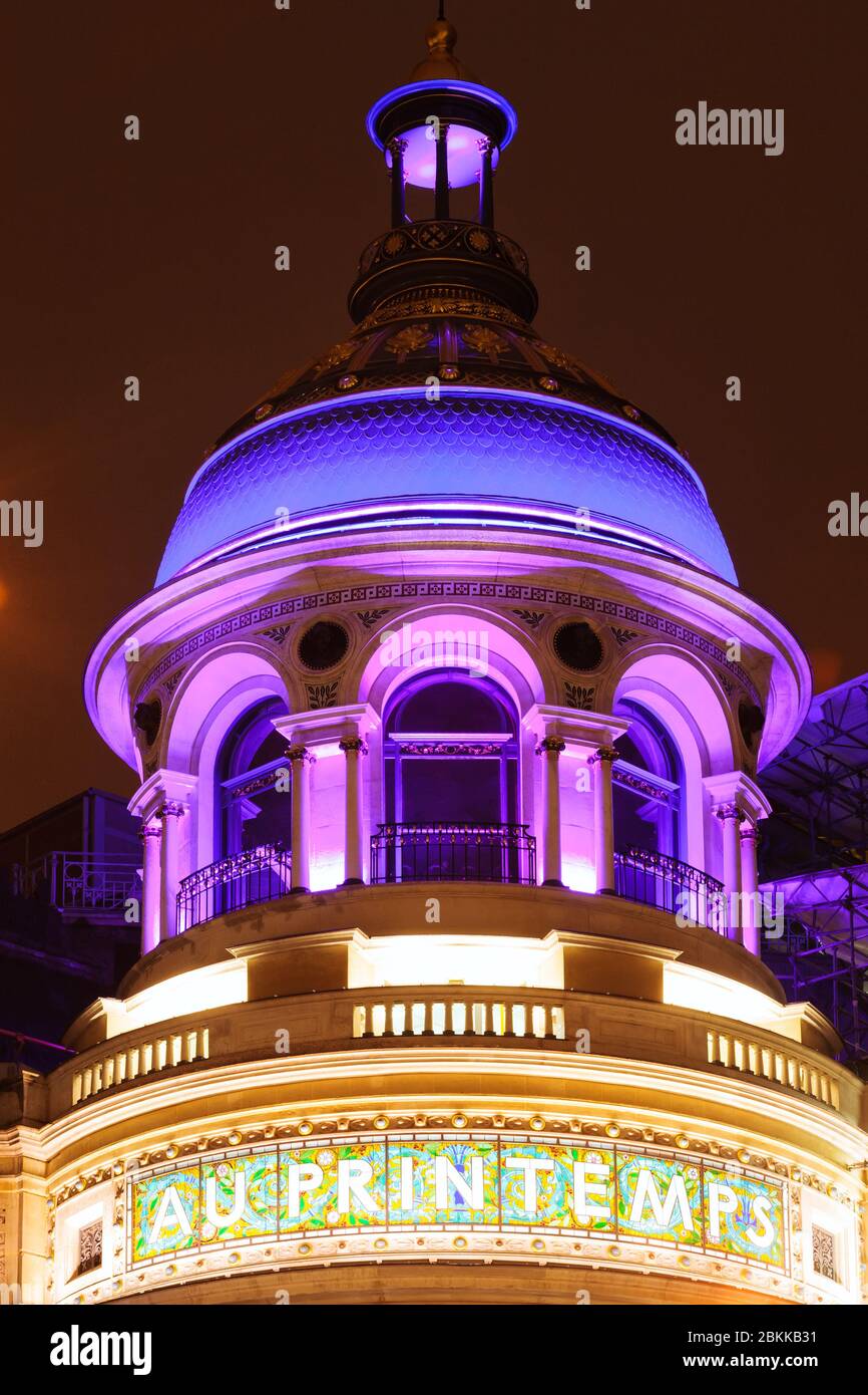 Turm des Printemps Kaufhauses am Boulevard Haussmann in Paris, Frankreich Stockfoto