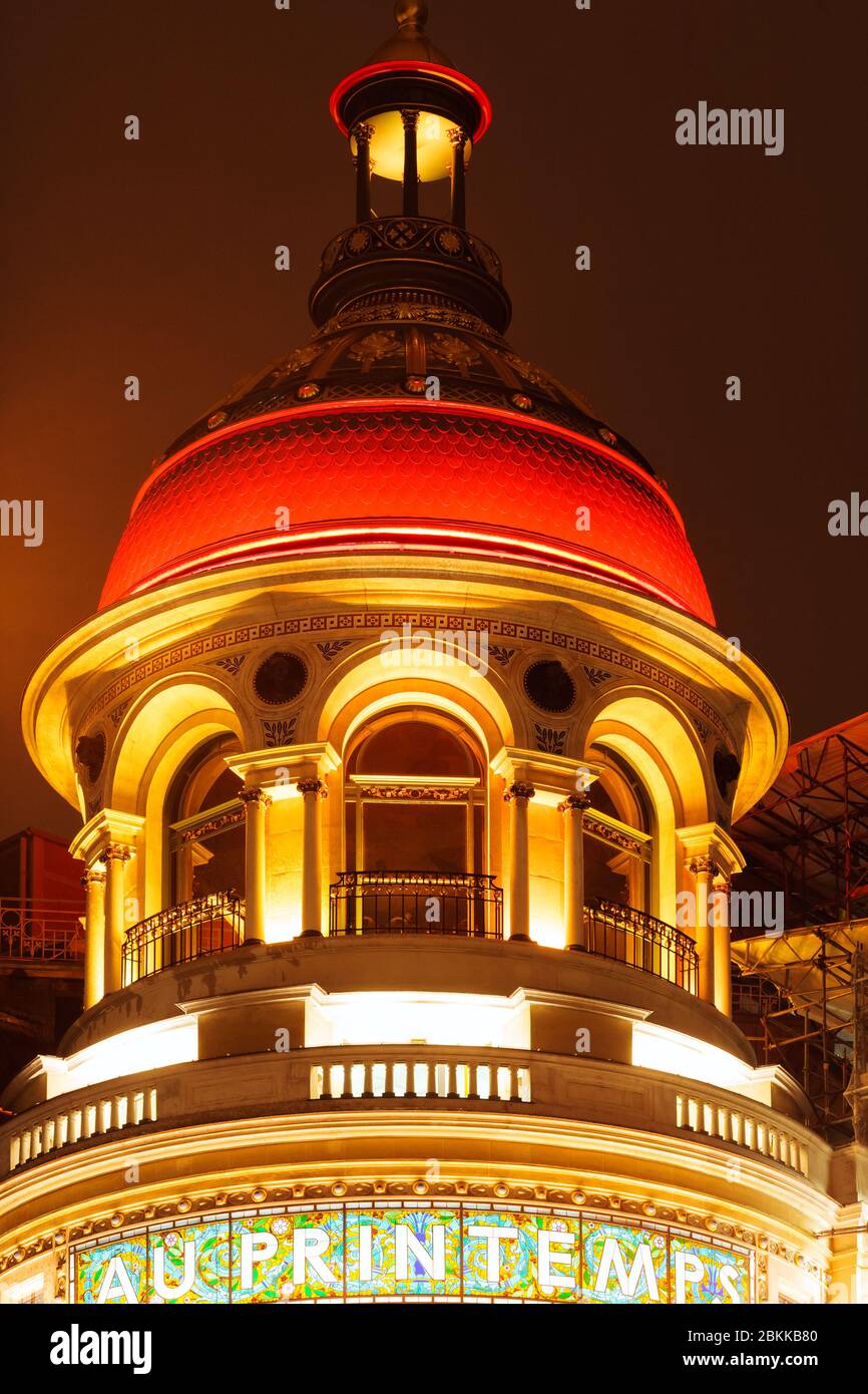 Turm des Printemps Kaufhauses am Boulevard Haussmann in Paris, Frankreich Stockfoto