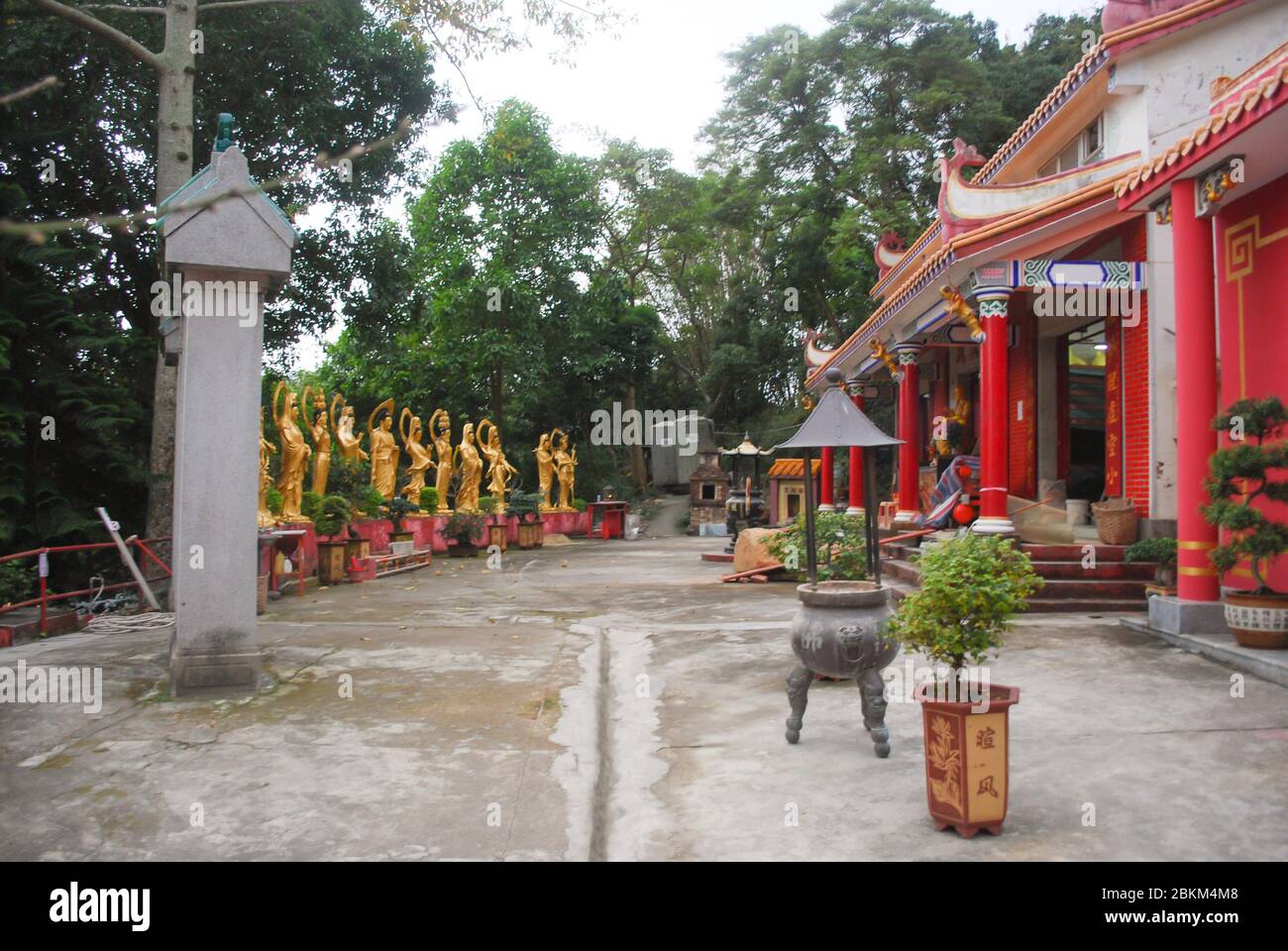 Mann Fett Sze Zehntausend Buddhas Kloster, 220 Pai Tau Dorf, Sha Tin, Hongkong Gold Buddhas Statuen Buddhist Buddhism Architecture Verehrung Stockfoto