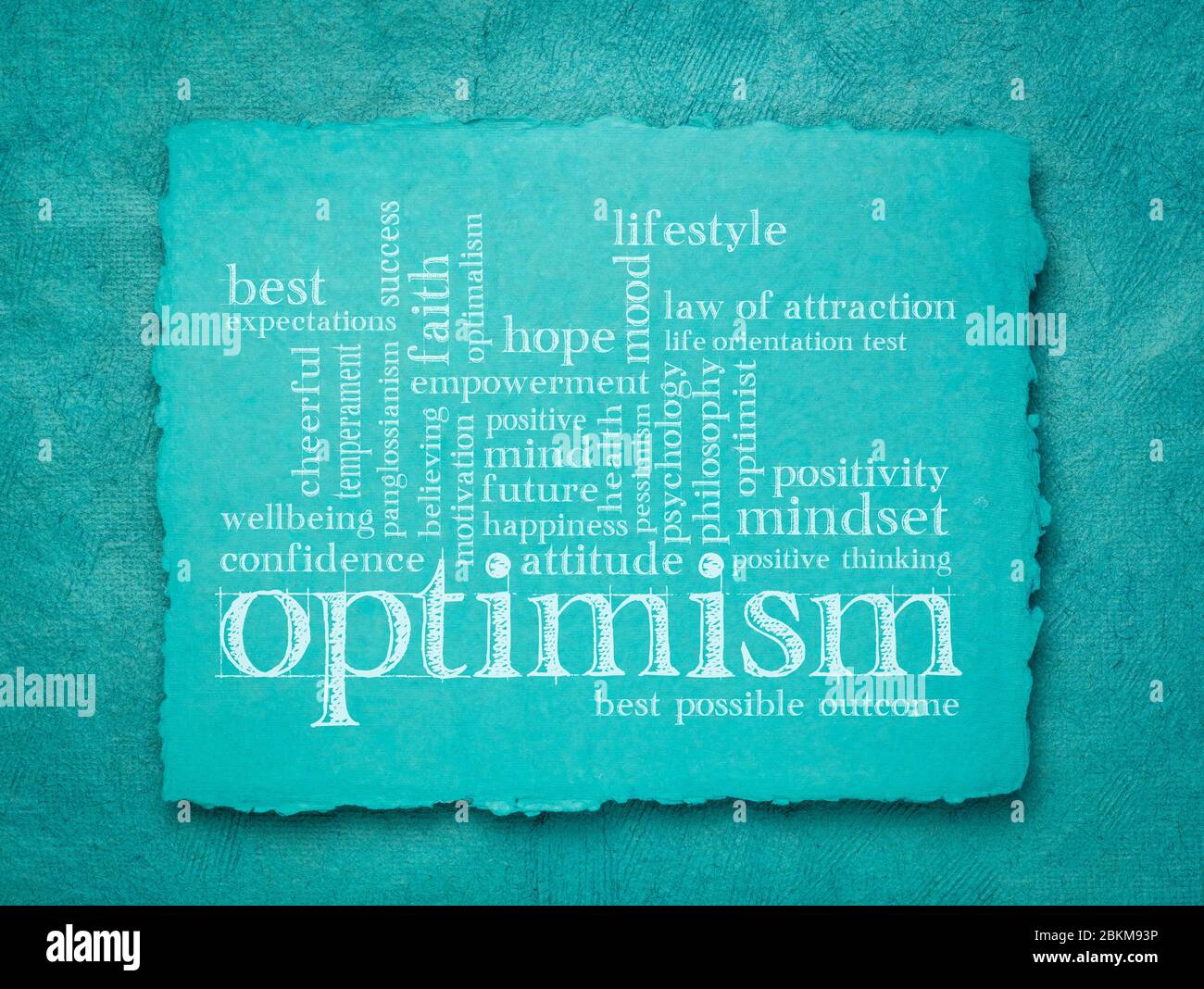 Optimismus Wort Wolke - Handschrift auf einem blauen handgefertigten Papier, Lifestyle, Hoffnung und Positivität Konzept Stockfoto