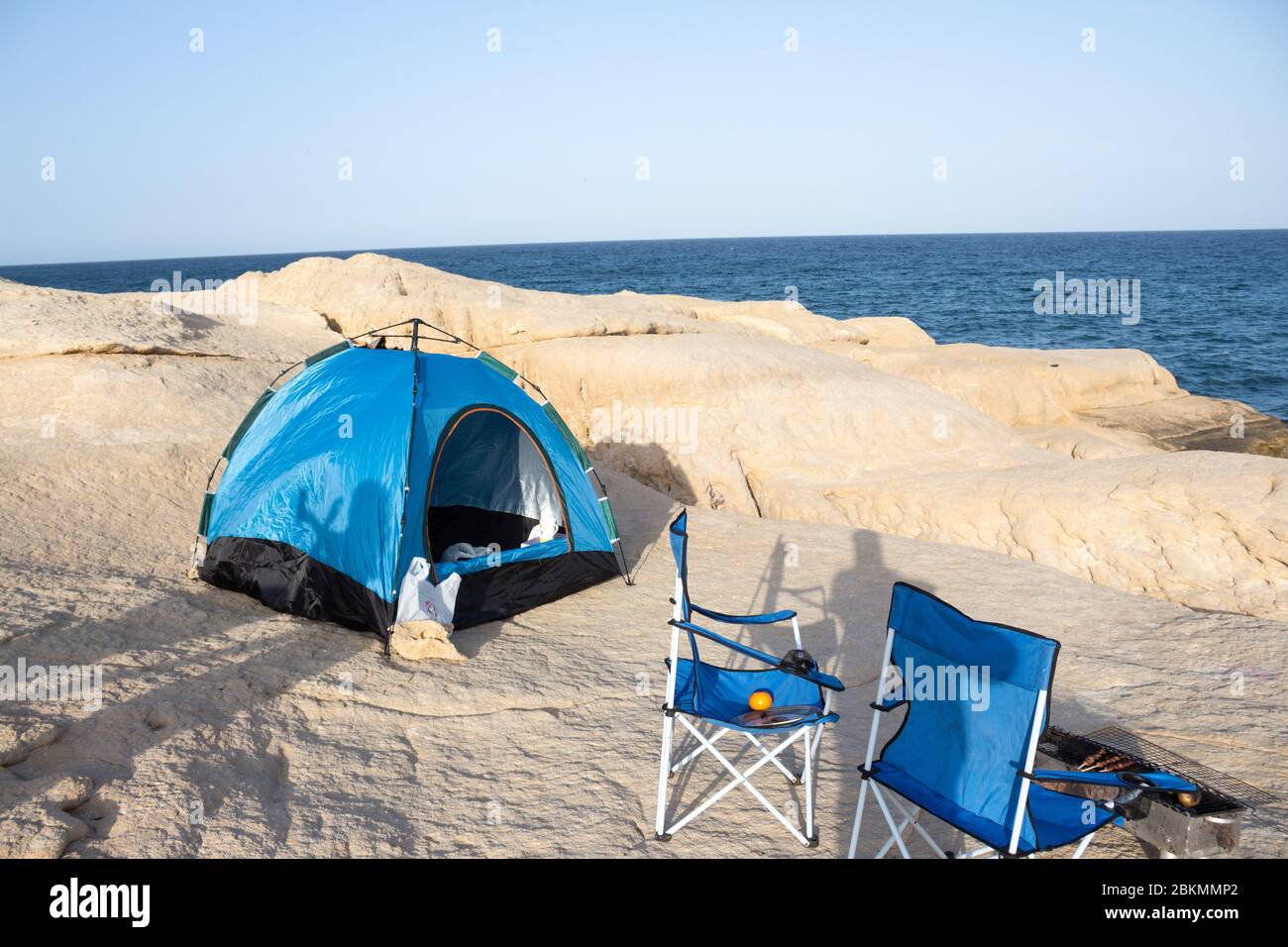 Camping in der Wüste in der Nähe Sur Fence Strand und Meer, Amazing View Oman Stockfoto