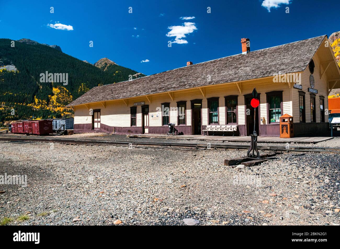 Die ursprüngliche Silverton Bahnhofsgebäude auf der Durango und Silverton Schmalspurbahn. Stockfoto
