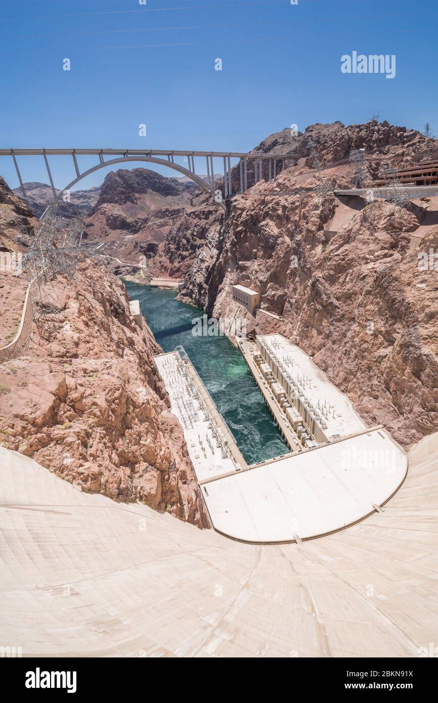 Blick auf den Hoover Dam und Mike O'Callaghan-Pat Tillman Memorial Bridge, Lake Mead National Recreation Area, Arizona/Nevada, USA, Nordamerika Stockfoto