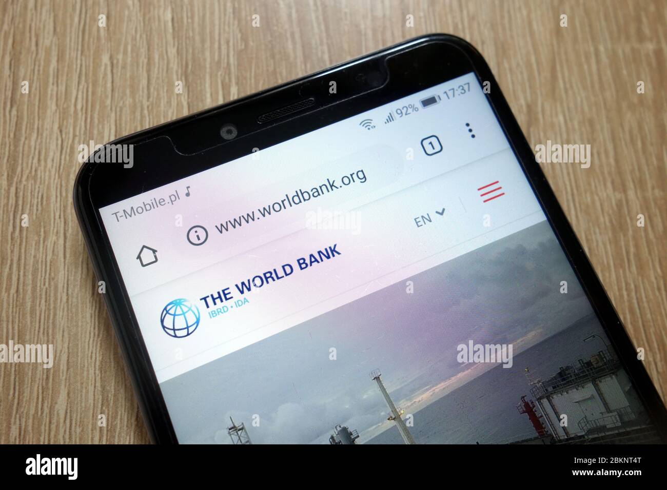 Die Website der Weltbank (www.worldbank.org) wird auf dem Smartphone angezeigt Stockfoto