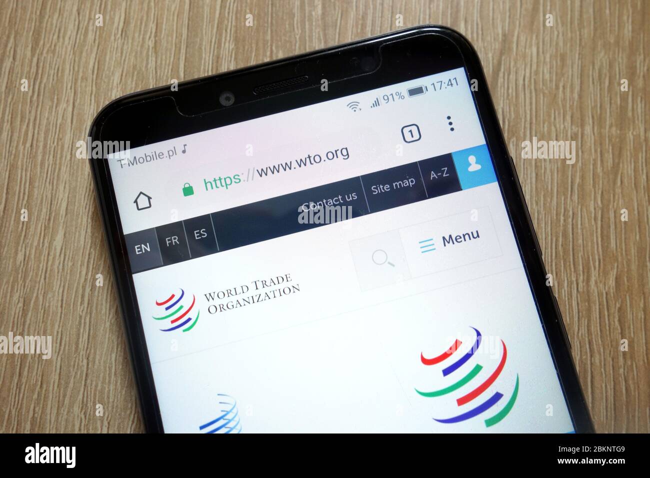 Website der Welthandelsorganisation (www.wto.org) auf dem Smartphone angezeigt Stockfoto Website der Welthandelsorganisation (www.wto.org) auf dem Smartphone angezeigt Stockfoto