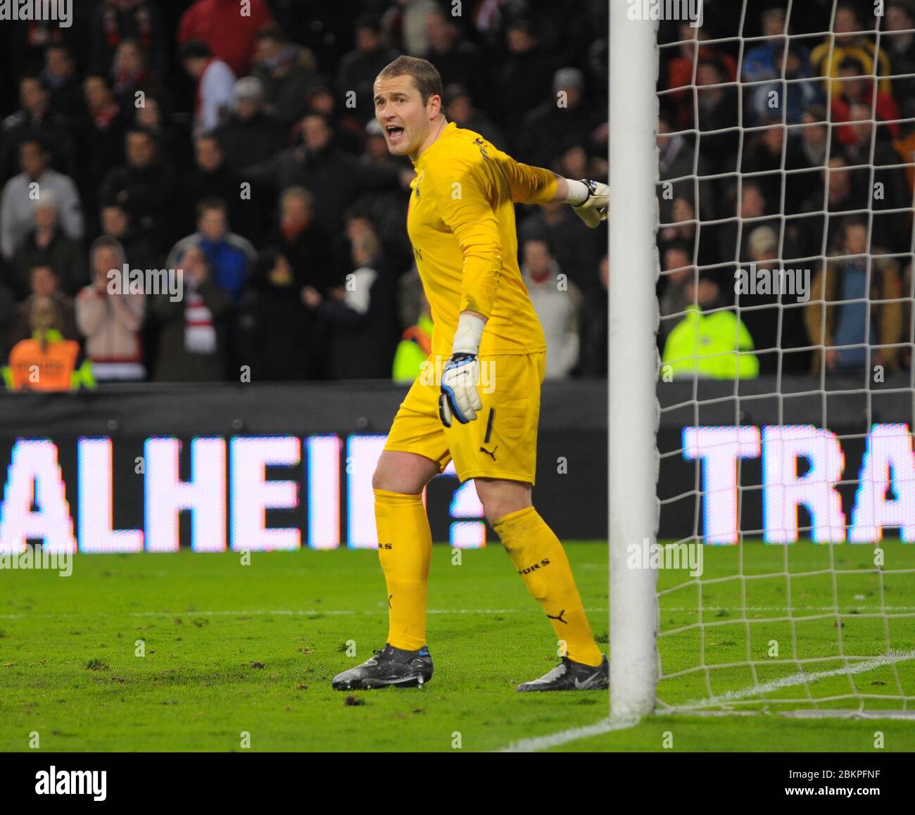 EINDHOVEN, NIEDERLANDE. MÄRZ 12: Paul Robinson (Spurs-Torwart). Während der UEFA-Cup-Runde 16 zweite Etappe zwischen PSV Eindhoven und Tottenham Hotspur Stockfoto