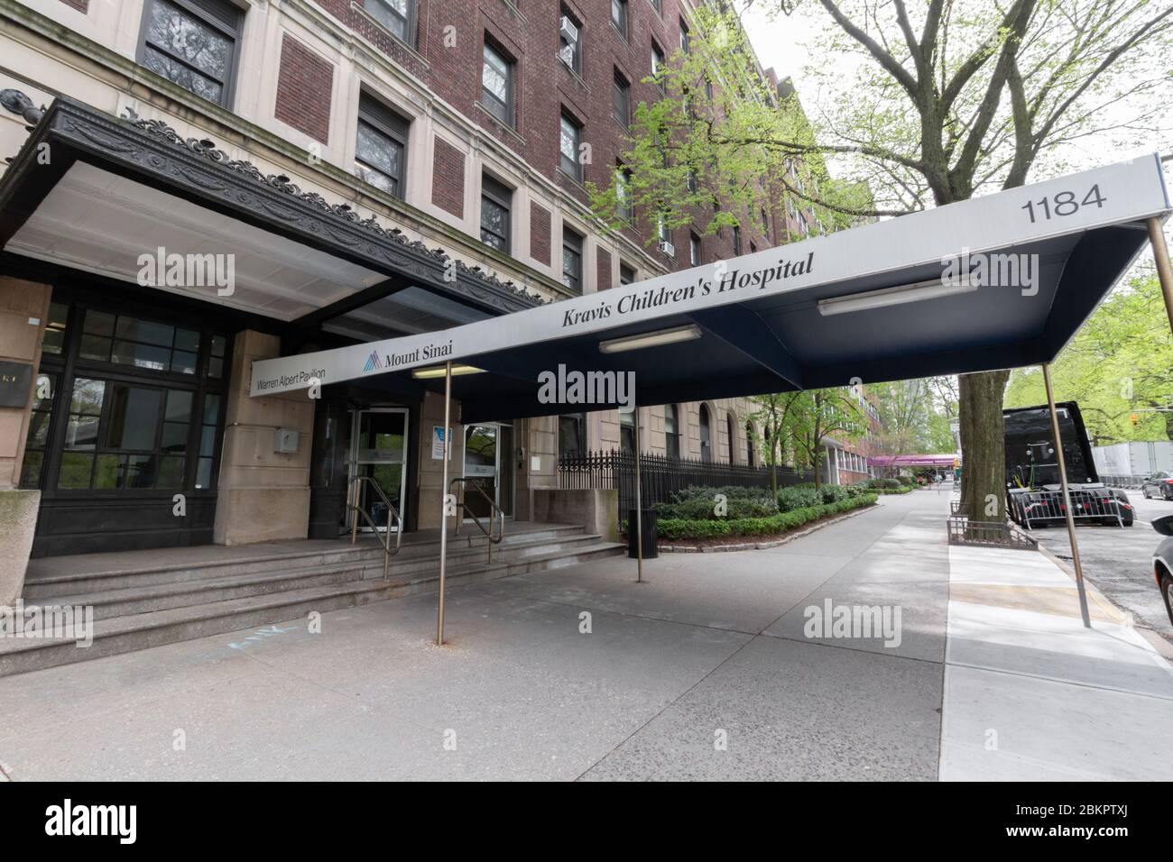 Eintritt zum Mount Sinai Kravis Children's Hospital, einem hoch angesehenen Zentrum, das sich auf pädiatrische Gesundheitsversorgung spezialisiert Stockfoto