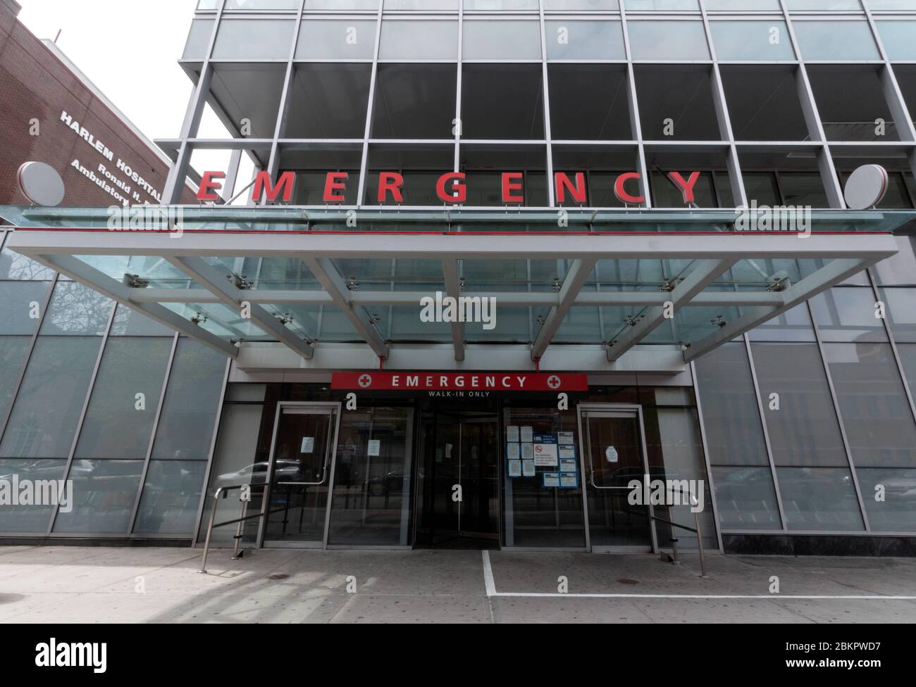 Notaufnahme zum Harlem Hospital Center in Harlem, einem öffentlichen Lehrkrankenhaus mit medizinischen Residenzprogrammen durch die Columbia University Stockfoto