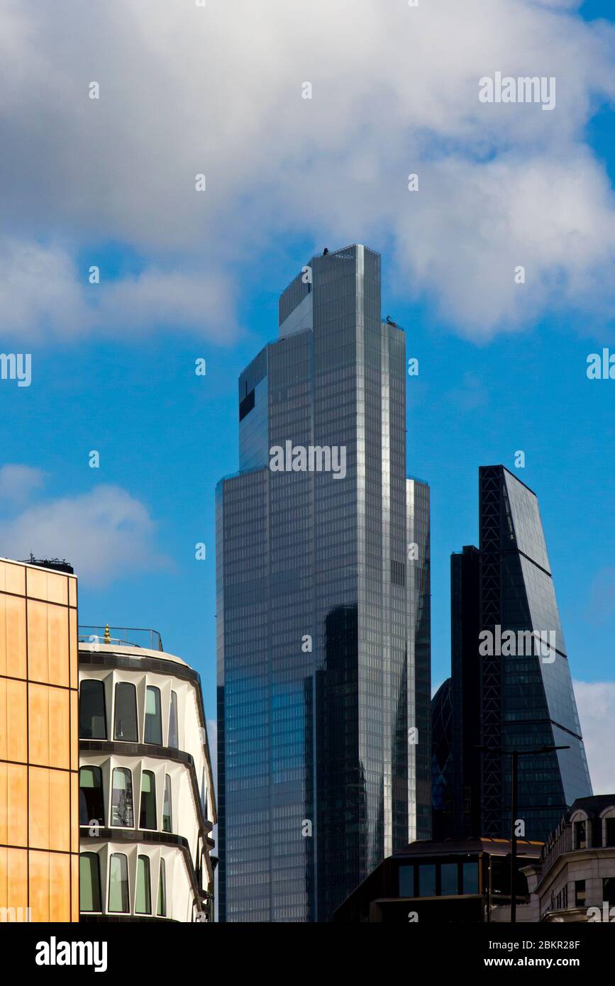 Moderne Bürogebäude im Finanzviertel der City of London, England. Stockfoto