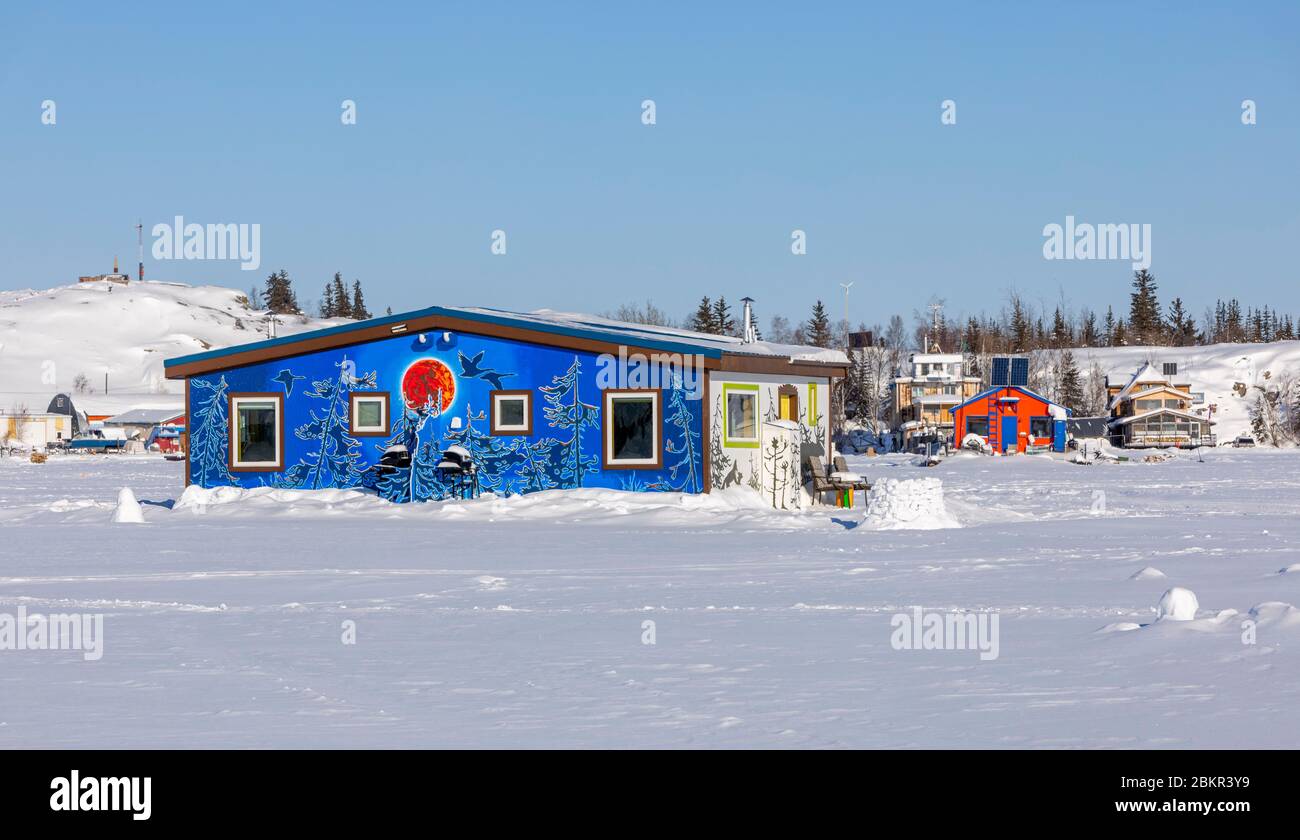 Kanada, Nordwest Territorien, Yellowknife, Hausboote auf dem gefrorenen Wasser des Great Slave Lake ruht Stockfoto