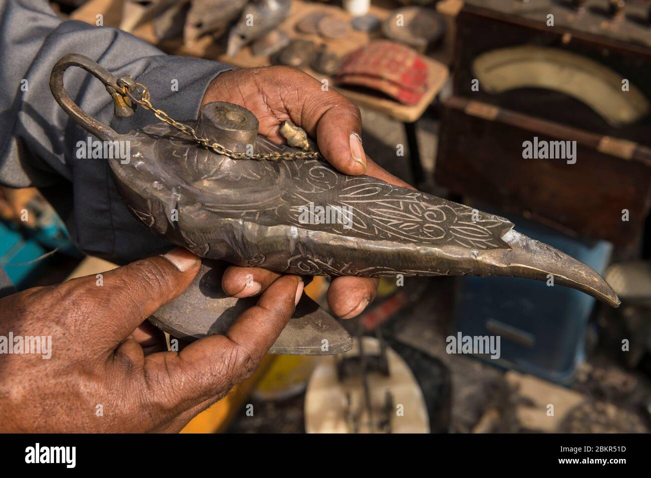 Ägypten, Kairo, Islamisches Kairo, UNESCO-Weltkulturerbe, Khan al-Khalili Souk, Aladin magische Öllampe Stockfoto