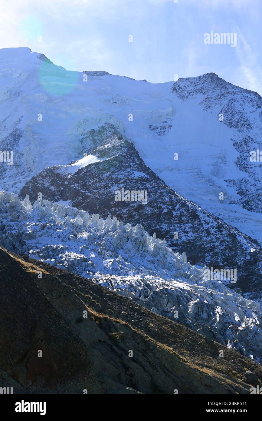 Frankreich, Haute Savoie, Chamonix, Le Nid d'Aigle (2372 m) Sommerterminus der Mont Blanc Tramway die Station Nid d'Aigle wurde 1913 in Betrieb genommen, der Blick auf den Gletscher von Biaonnasay ist atemberaubend Stockfoto