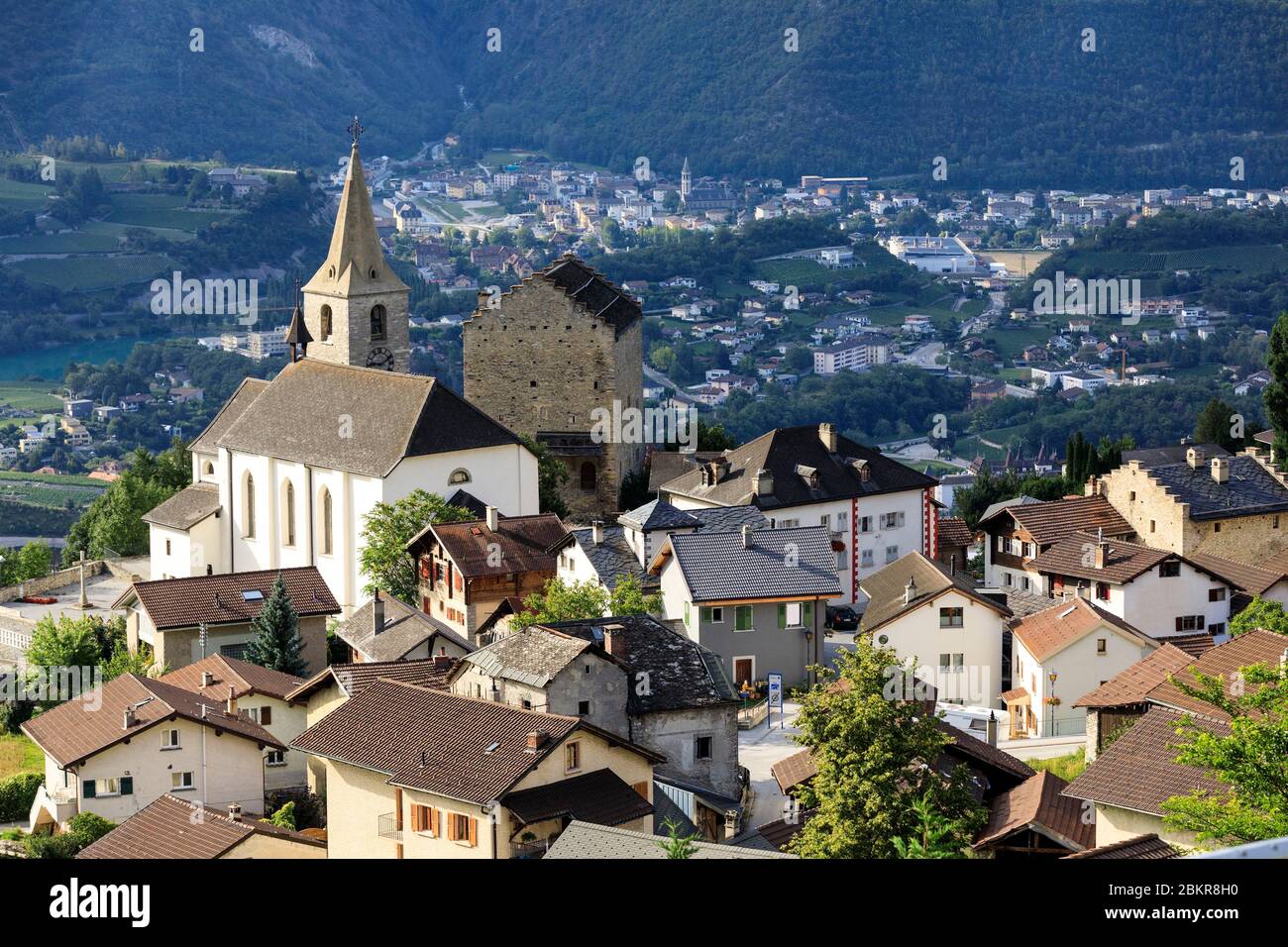 Schweiz, Kanton Wallis, Venthone, Sicht auf das Dorf Stockfoto