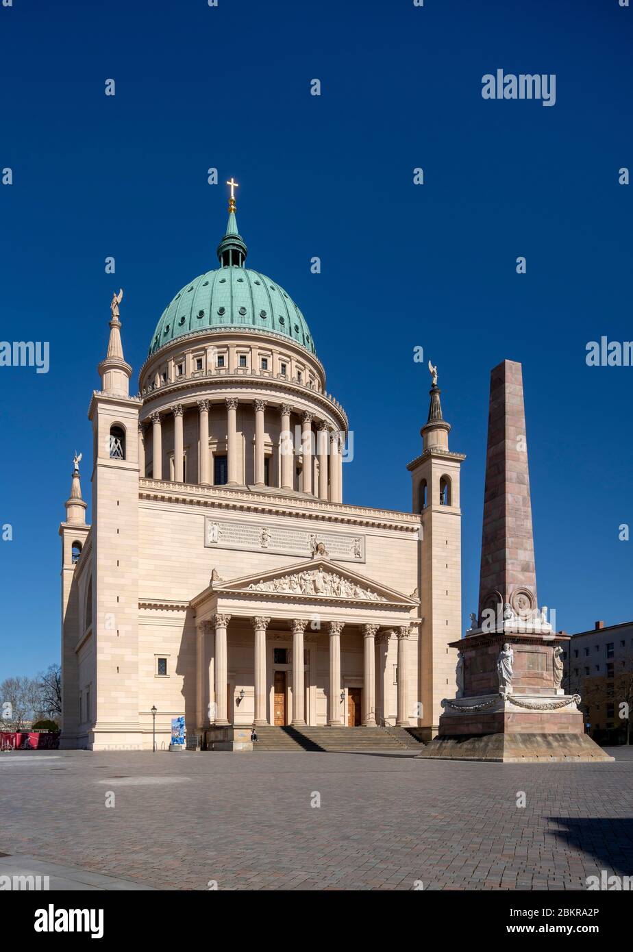 Potsdam, rekonstruierter Alter Markt, Nikolaikirche und Obelisk Stockfoto