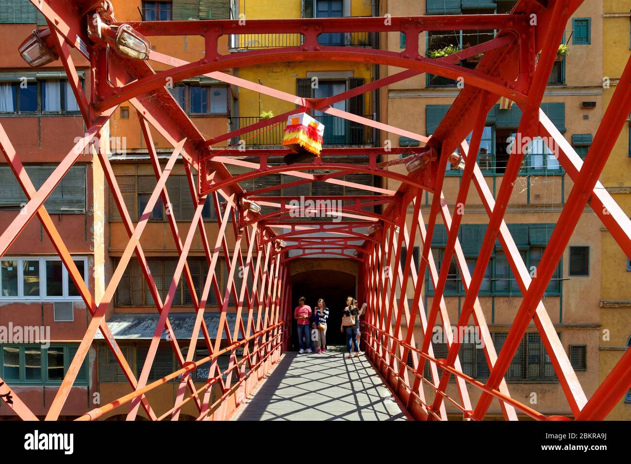 Spanien, Katalonien, Costa Brava, Girona, pont de les Peixateries Velles Brücke gebaut von der Eiffel Firma über dem Onya Fluss Stockfoto