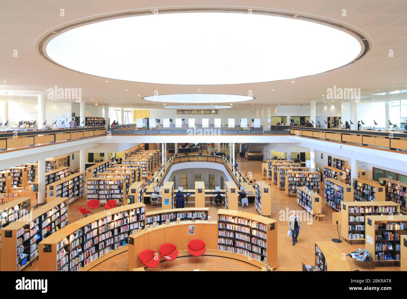 Frankreich, Haute Vienne, Limoges, Place Aime Cesaire, Französisch sprechende Multimedia-Bibliothek (BFM) realisiert von dem Architekten Pierre Riboulet und eröffnet im Jahr 1998 Stockfoto