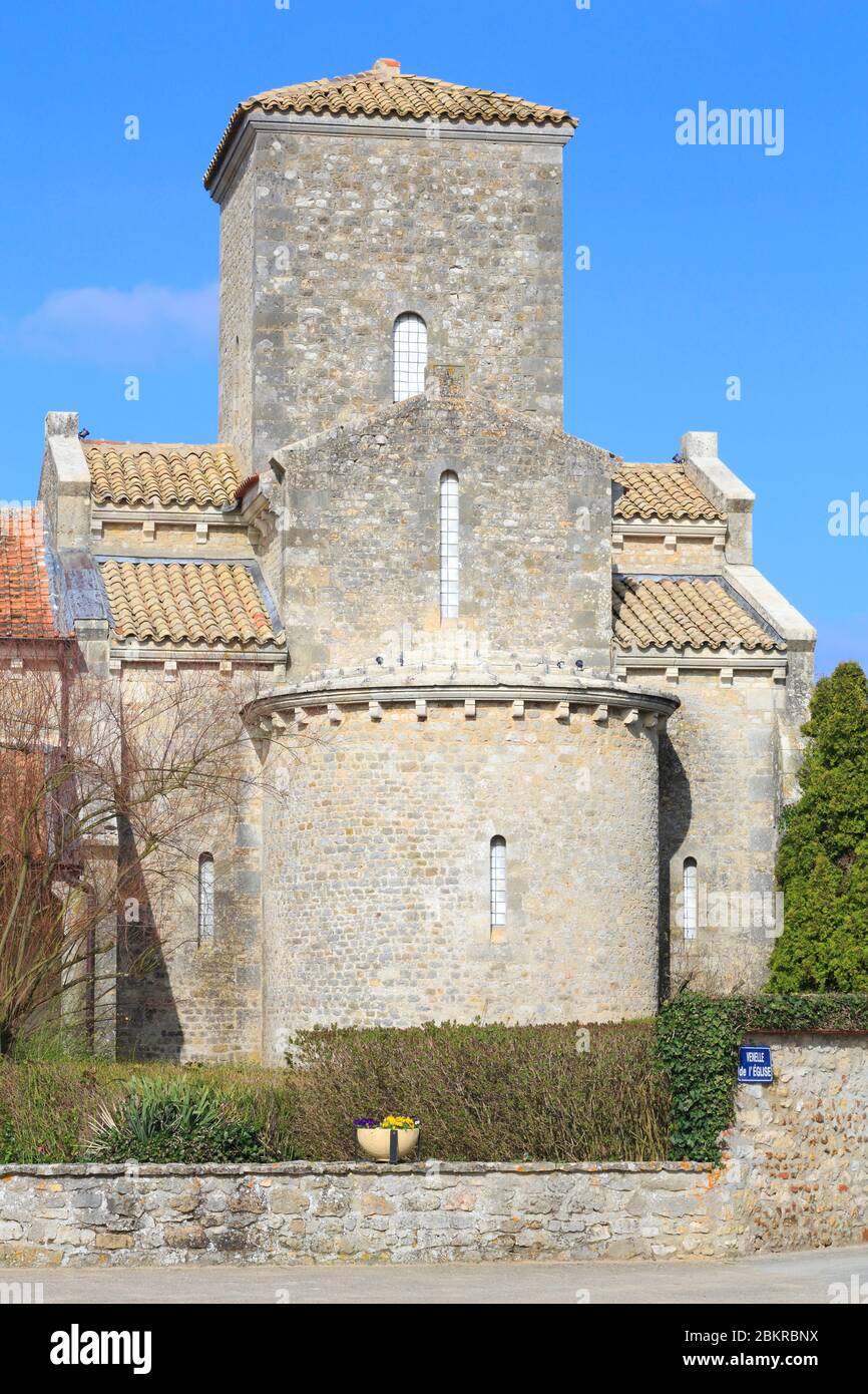 Frankreich, Loiret, Germigny des Pres, Gemeinde im Umkreis des Loire-Tals, das von der UNESCO zum Weltkulturerbe erklärt wurde, Kirche der Heiligen Dreifaltigkeit (oder karolingisches Oratorium) Stockfoto