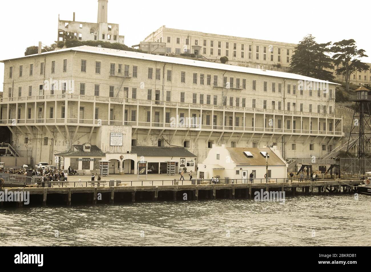 Eintritt zu Alcatraz San Francisco USA Gefängnisinsassen Typ Gefängnis Tod Mord Mörder Mörder berühmte lebenslange Landungszellen Stockfoto