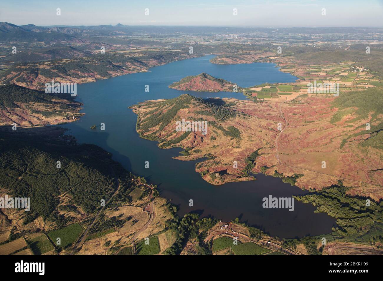 Frankreich, Herault, Liausson und Clermont l'herault, Lac du Salagou und La Ruffe, roter Fels, Halbinsel (Luftaufnahme) Stockfoto
