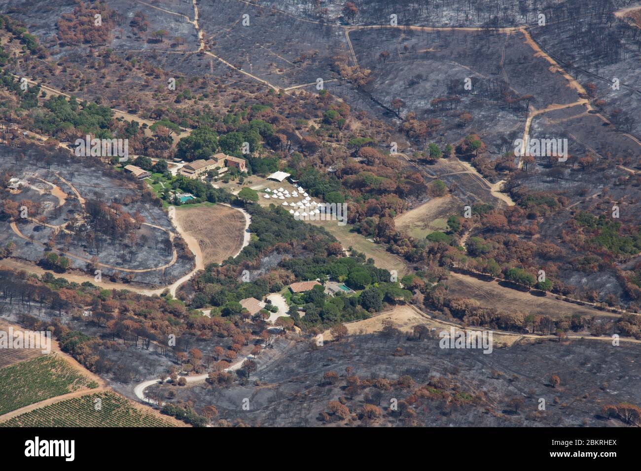 Frankreich, Gard, Generac Feuer auf 500 ha südlich von Nimes im Juli 2019 (Luftaufnahme) Stockfoto