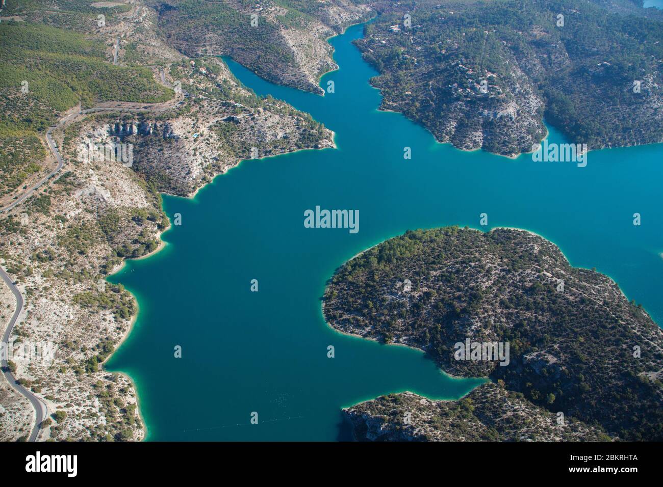 Frankreich, Alpes de Haute Provence, Esparron de Verdon, regionaler Naturpark von Verdon, Esparron See (Luftaufnahme) Stockfoto
