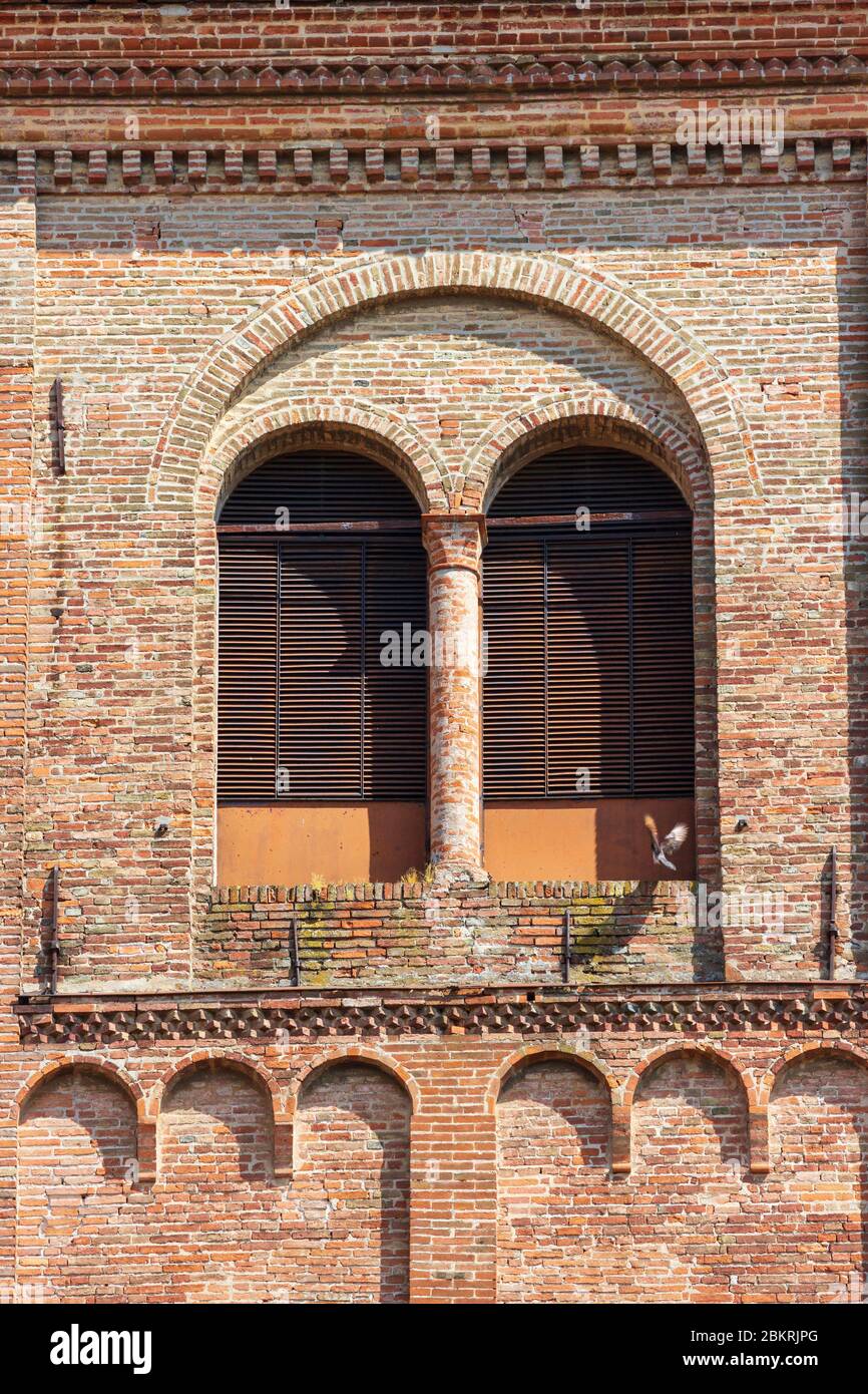 Detail des Glockenturms (Campanile) der Kathedrale von Cesena / Cattedrale di San Giovanni Battista. Stockfoto