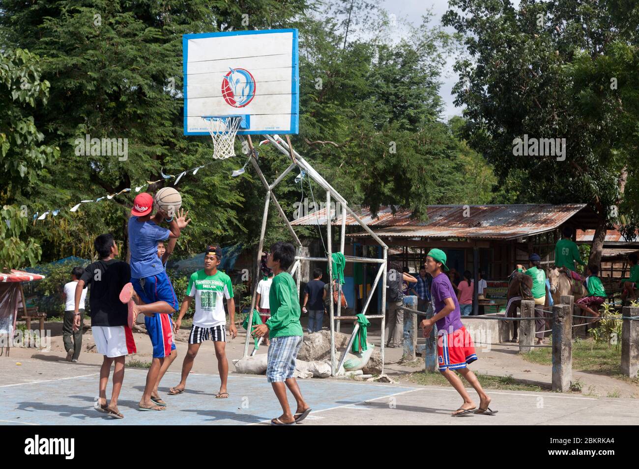 Philippinen, Luzon Island, Manila, Street Basketball Court Stockfoto