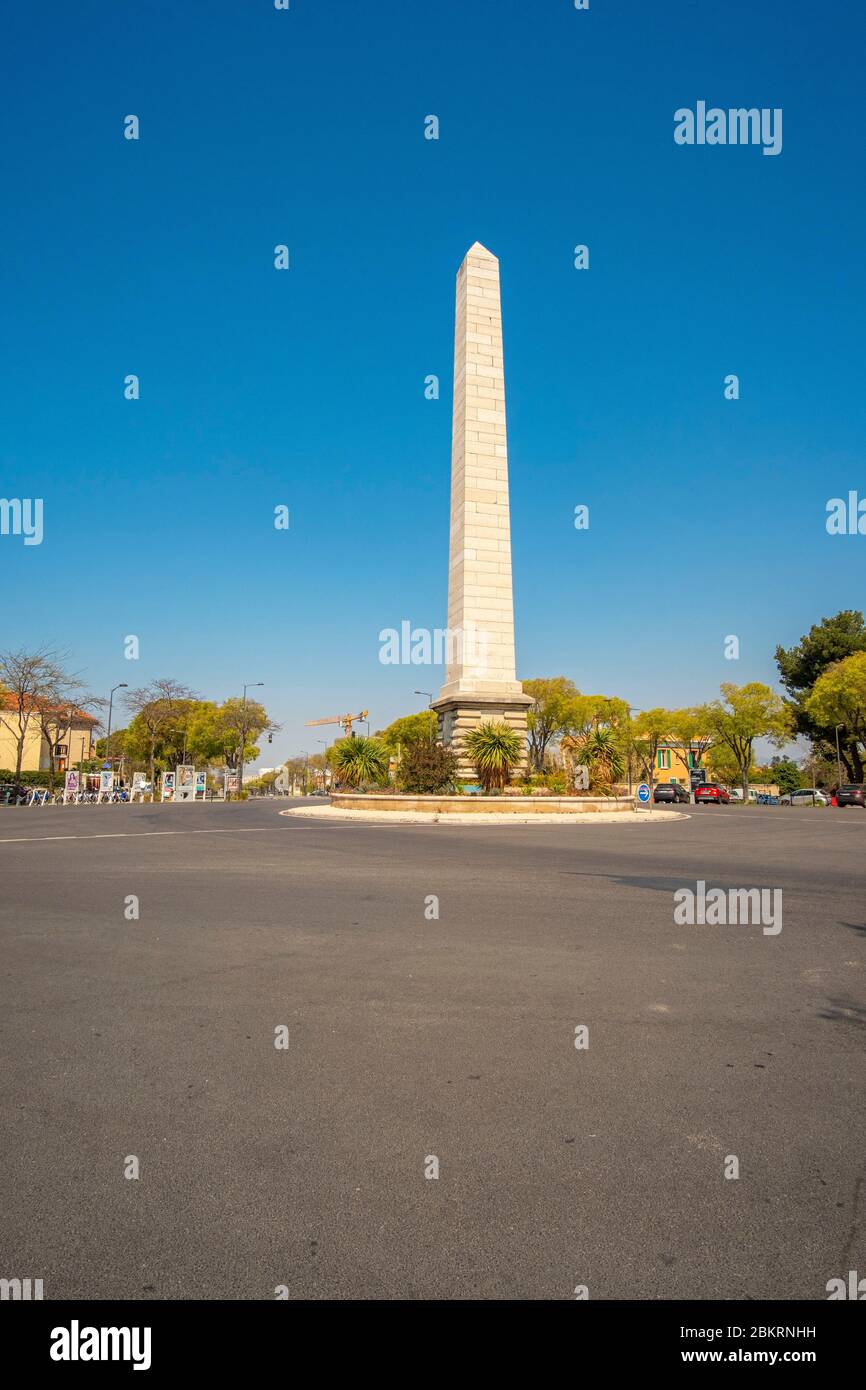 Frankreich, Bouches du Rhone, Marseille, Covid-19 oder Coronavirus-Sperre, Mazargues Kreuzung ohne Autoverkehr Stockfoto