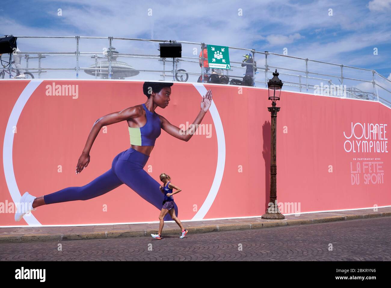 Frankreich, Paris, Place de la Concorde verwandelt sich in ein Sportzentrum für Paris 2024 Olympic Day Stockfoto