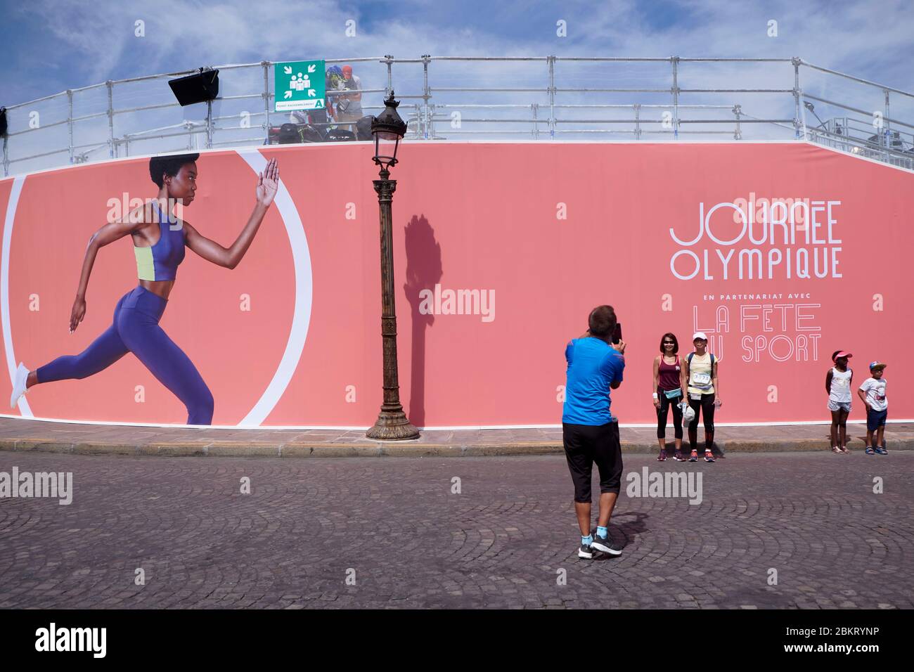 Frankreich, Paris, Place de la Concorde verwandelt sich in ein Sportzentrum für Paris 2024 Olympic Day Stockfoto