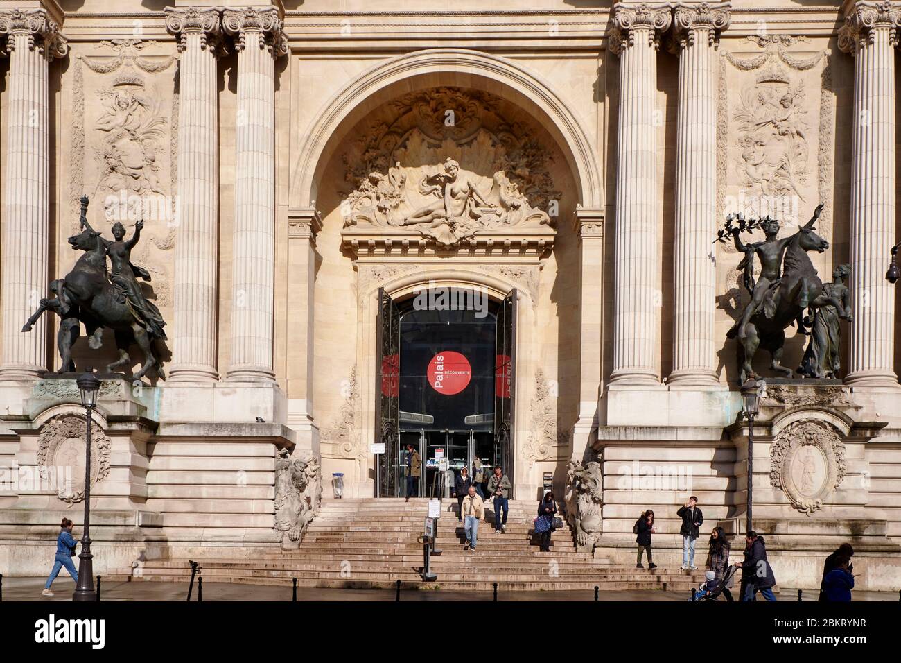 Frankreich, Paris, Palais de la Couverte (Discovery Palace), Eingang Franklin D. Roosevelt Avenue Stockfoto