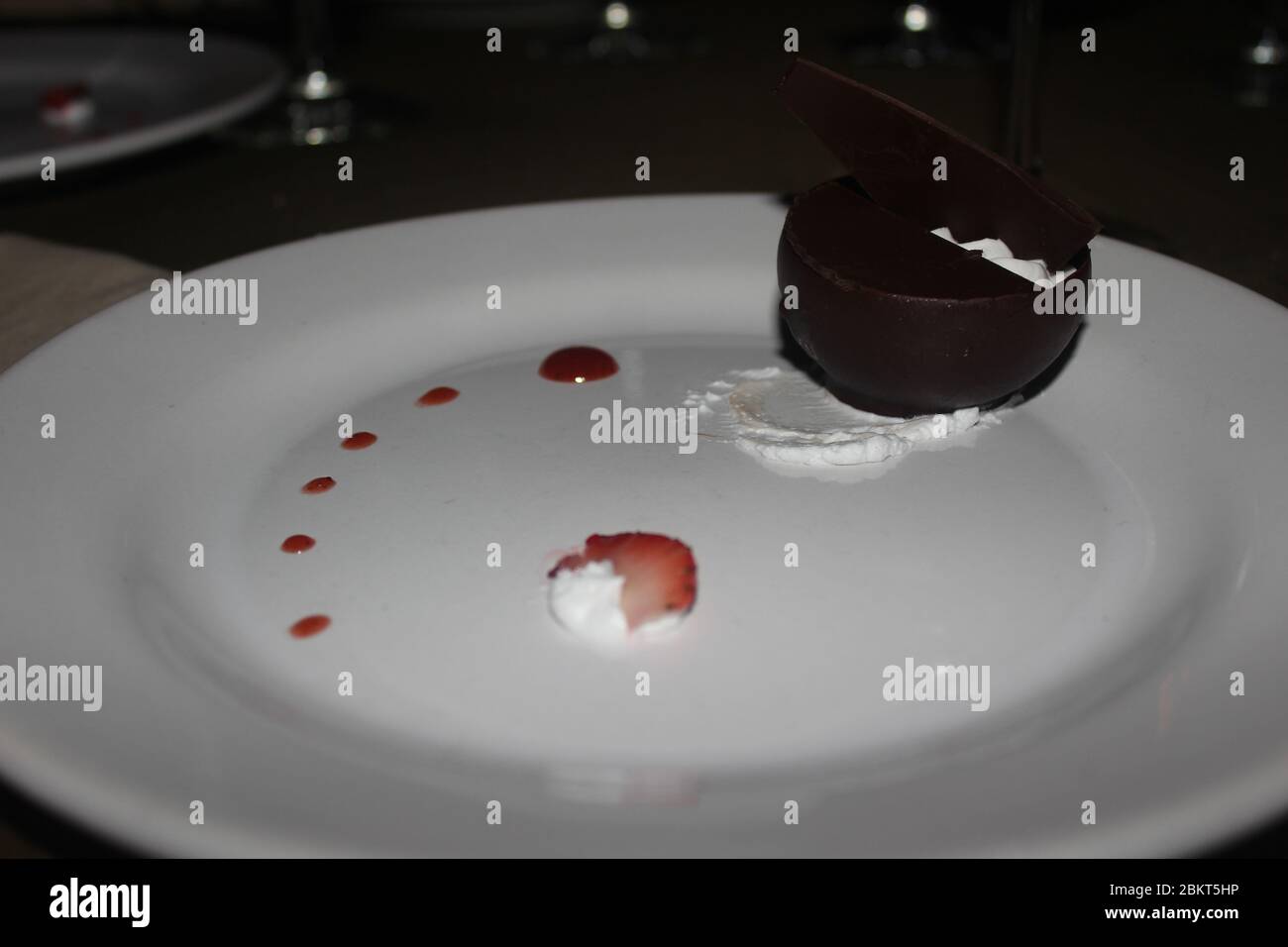 Schokoladendessert - mit Erdbeere Stockfoto