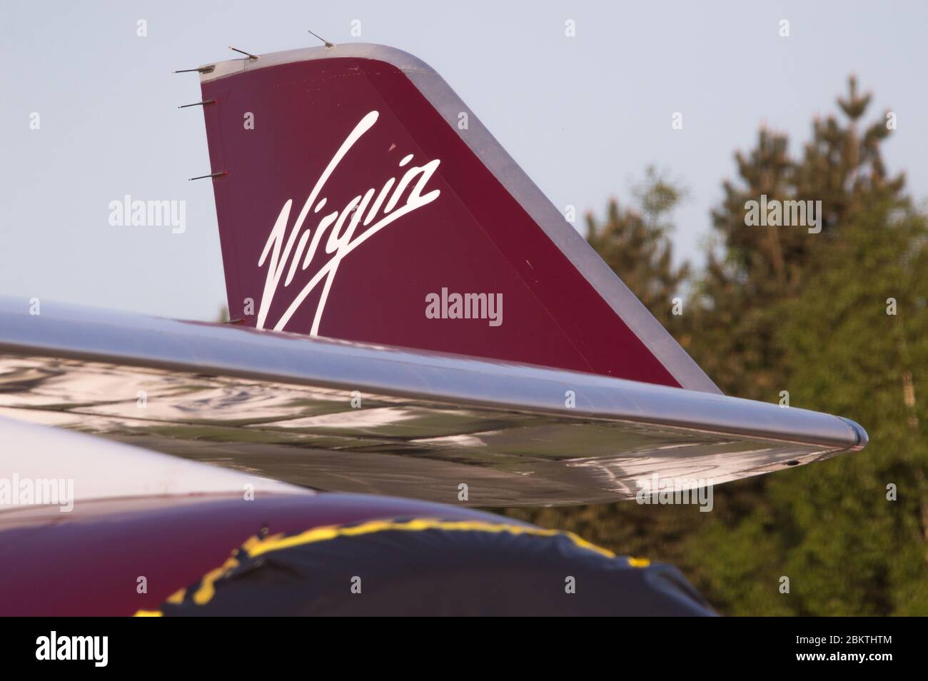 Glasgow, Großbritannien. Mai 2020. Im Bild: Virgin Atlantic (Ruby Tuesday) der Boeing 747-400 Jumbo Jet wird während der verlängerten Sperrung des Coronavirus (COVID19) auf unbestimmte Zeit am Flughafen Glasgow geerdet. Virgin Atlantic kündigte an, dass auch ihre Operationen in Gatwick geschlossen bleiben werden, was massive Auswirkungen auf andere Fluggesellschaften und den Süden Englands haben wird. Quelle: Colin Fisher/Alamy Live News Stockfoto