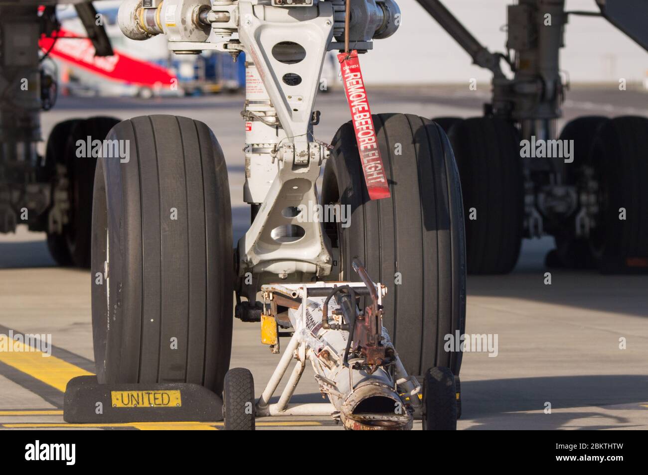 Glasgow, Großbritannien. Mai 2020. Im Bild: Virgin Atlantic (Ruby Tuesday) der Boeing 747-400 Jumbo Jet wird während der verlängerten Sperrung des Coronavirus (COVID19) auf unbestimmte Zeit am Flughafen Glasgow geerdet. Virgin Atlantic kündigte an, dass auch ihre Operationen in Gatwick geschlossen bleiben werden, was massive Auswirkungen auf andere Fluggesellschaften und den Süden Englands haben wird. Quelle: Colin Fisher/Alamy Live News Stockfoto