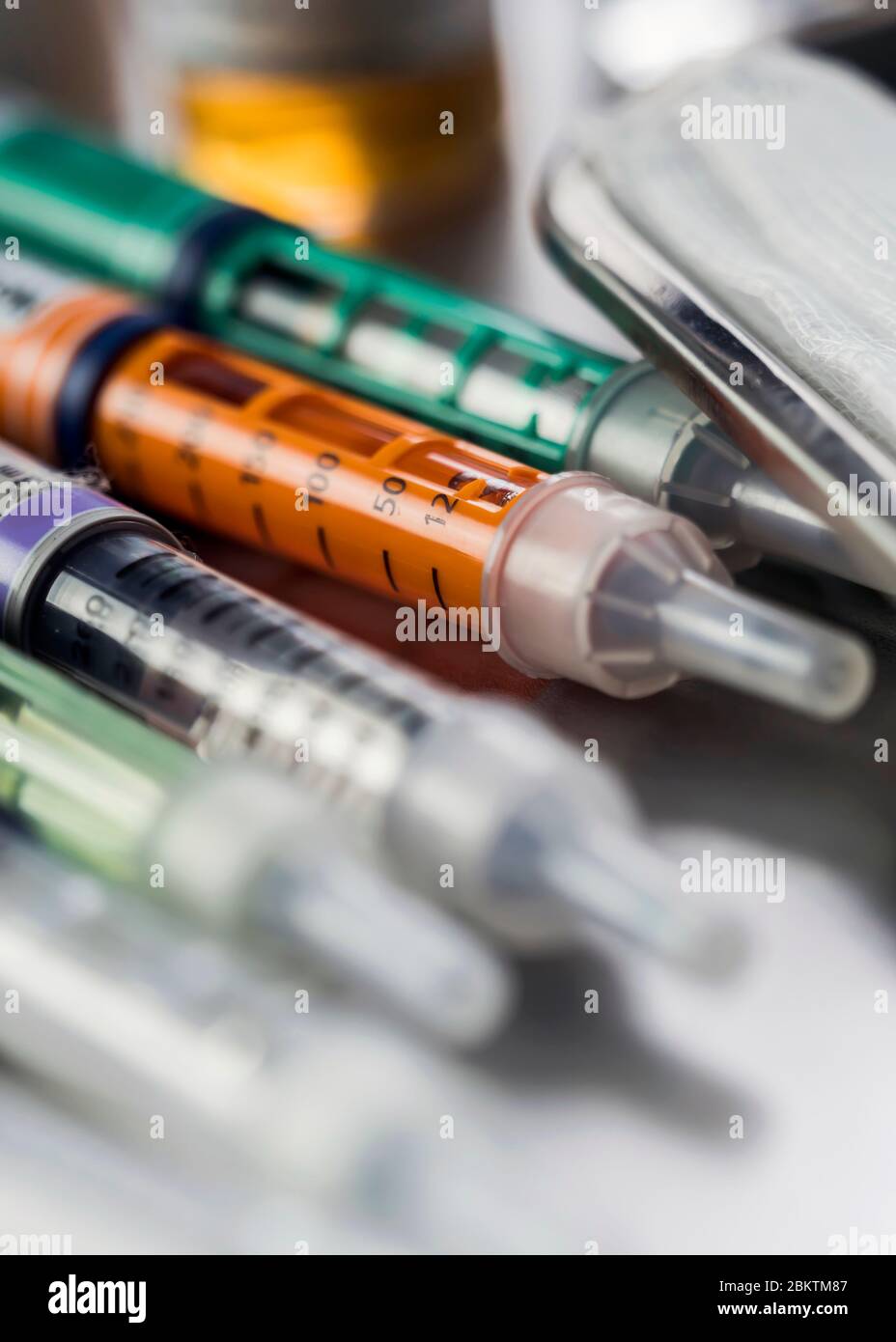 Mehrere Injektoren von Insulin, konzeptionelles Bild Stockfoto