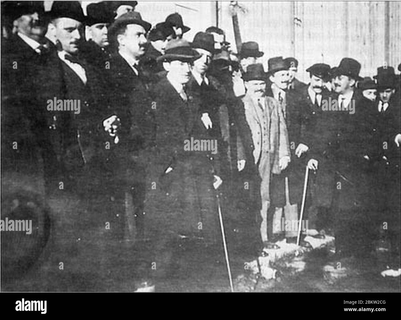 I Asemblea Nacionalista Lugo 17-18 de novembro de 1918 aparecen entre outros Antón Losada Diéguez Antón Villar Ponte Vicente Risco e Manuel Banet Fontenla. Stockfoto