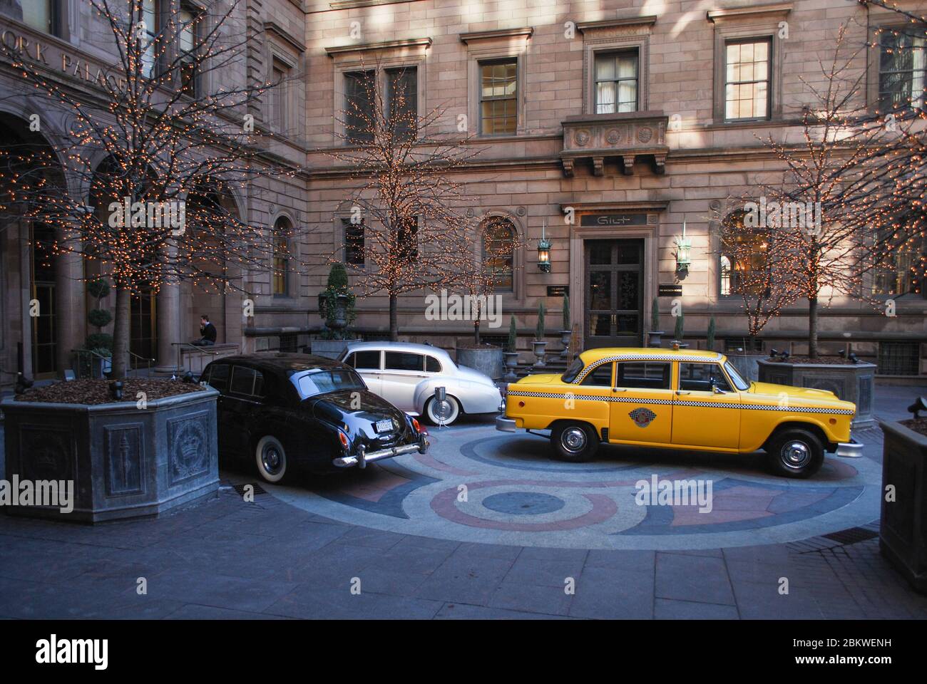 Classic Cars Yellow Taxi gilt 455 Madison Ave, New York, NY 10022, Vereinigte Staaten von Amerika Stockfoto