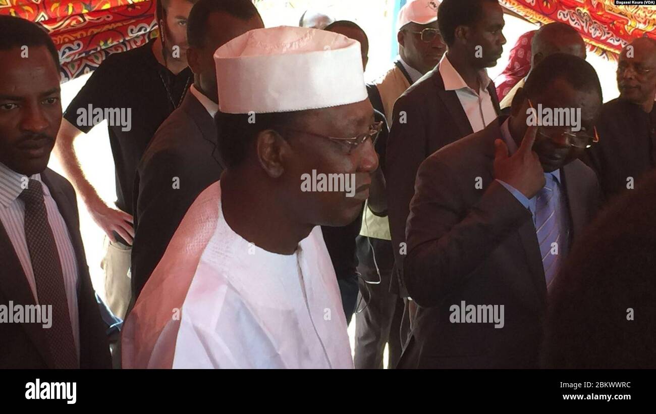 Idriss Déby Itno stimmt während der Präsidentschaftswahlen 2016 ab. Stockfoto