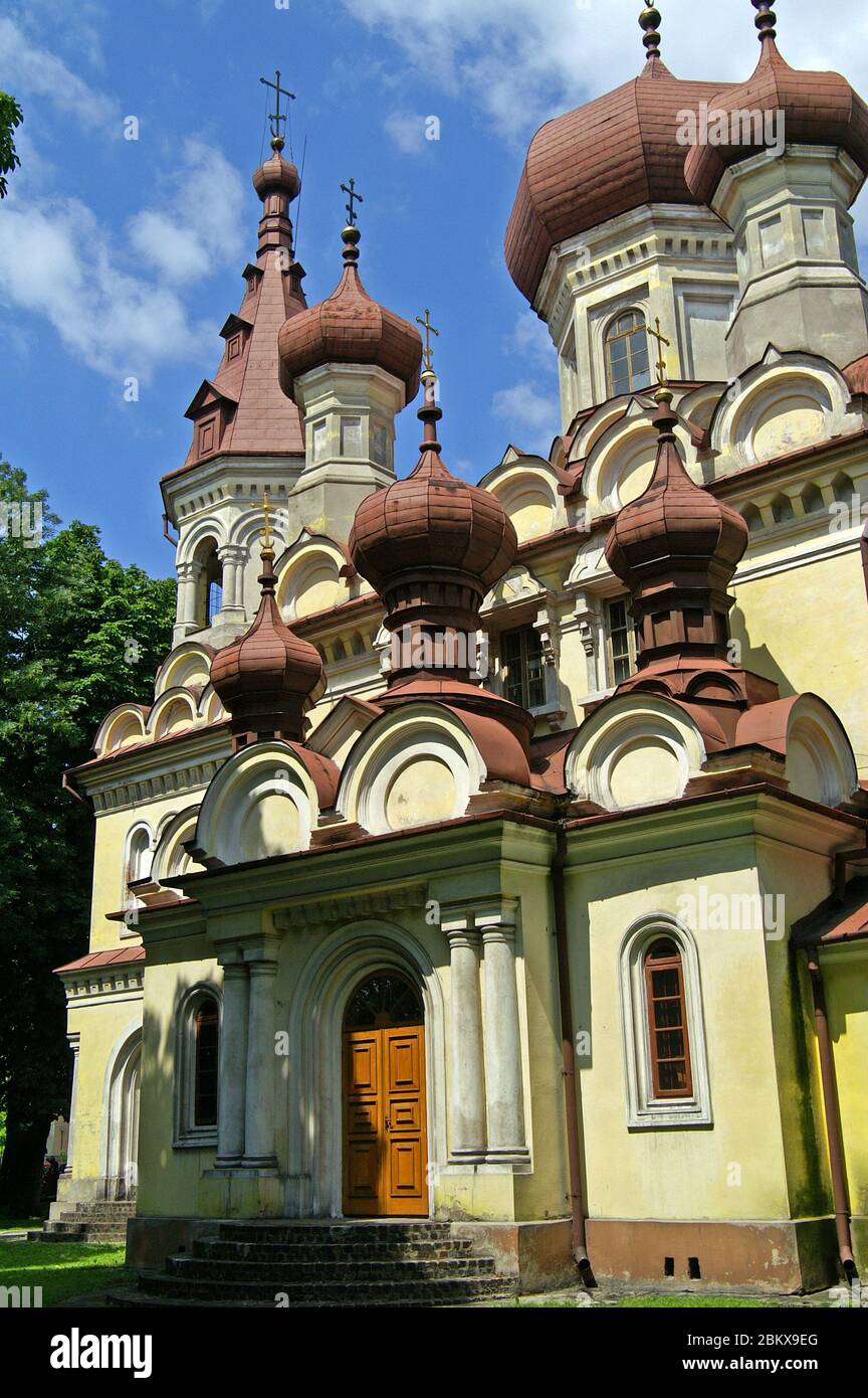 Hrubieszów, Polen, Ziegel orthodoxe Kirche, Kuppeln. Polen, orthodoxe Backsteinkirche, Kuppeln. Polska murowana cerkiew prawosławna, kopuły. 波蘭，磚東正教教堂，圓頂 Stockfoto