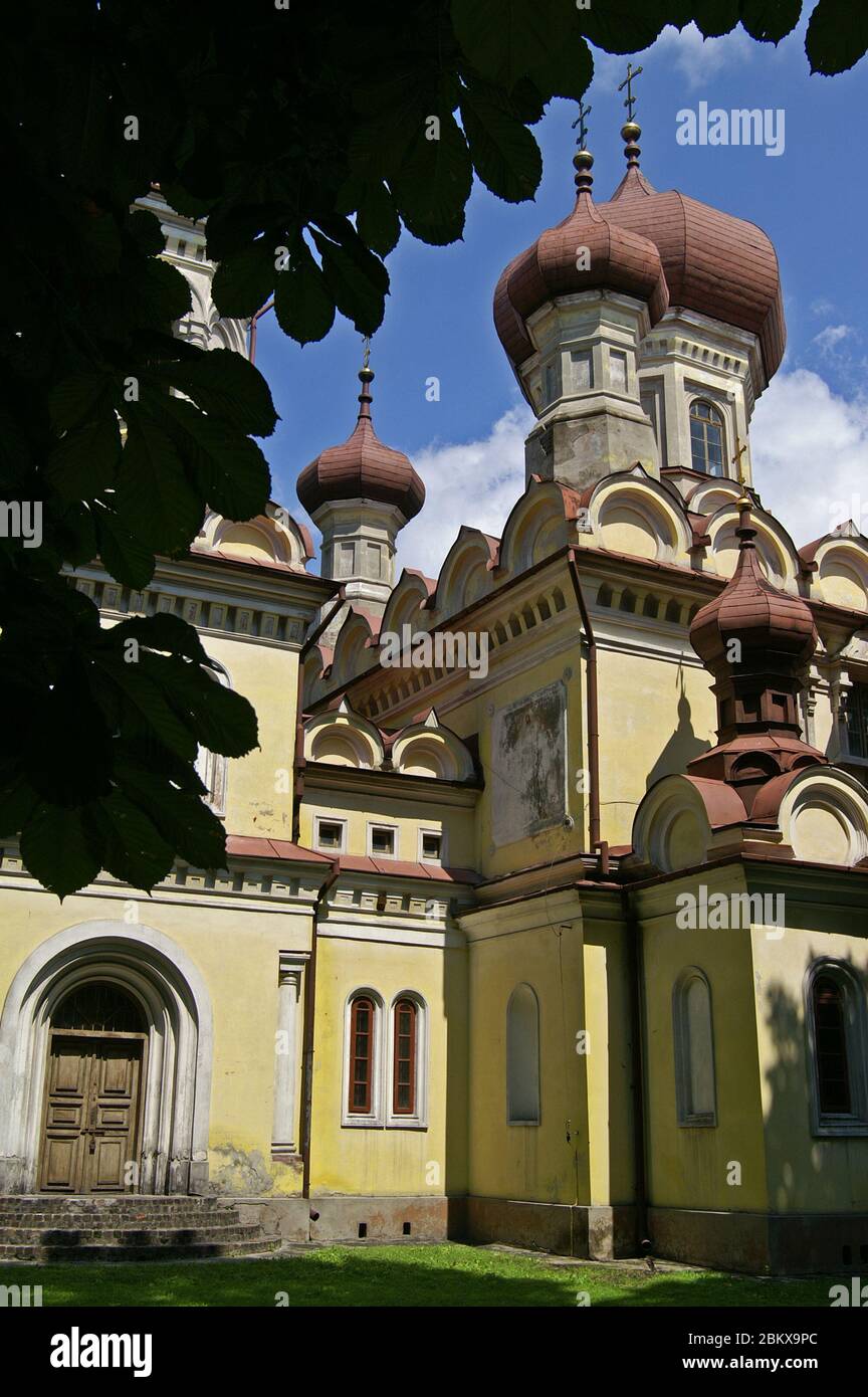 Hrubieszów, Polen, Ziegel orthodoxe Kirche, Kuppeln. Polen, orthodoxe Backsteinkirche, Kuppeln. Polska murowana cerkiew prawosławna, kopuły. 波蘭，磚東正教教堂，圓頂 Stockfoto