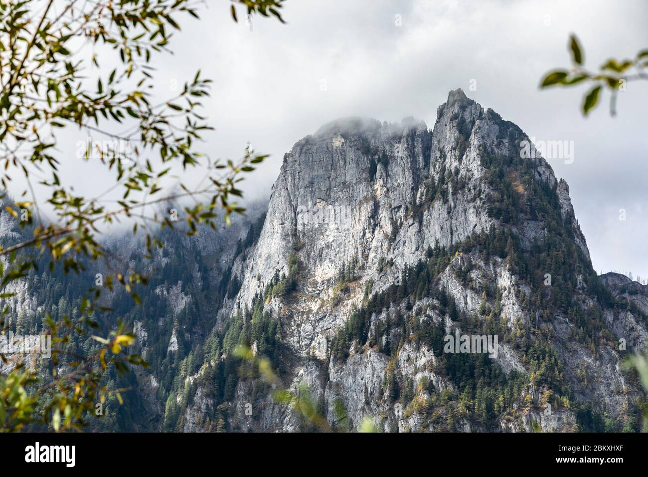 Bucegi Nationalpark Bergrücken neblige Landschaft Stockfoto