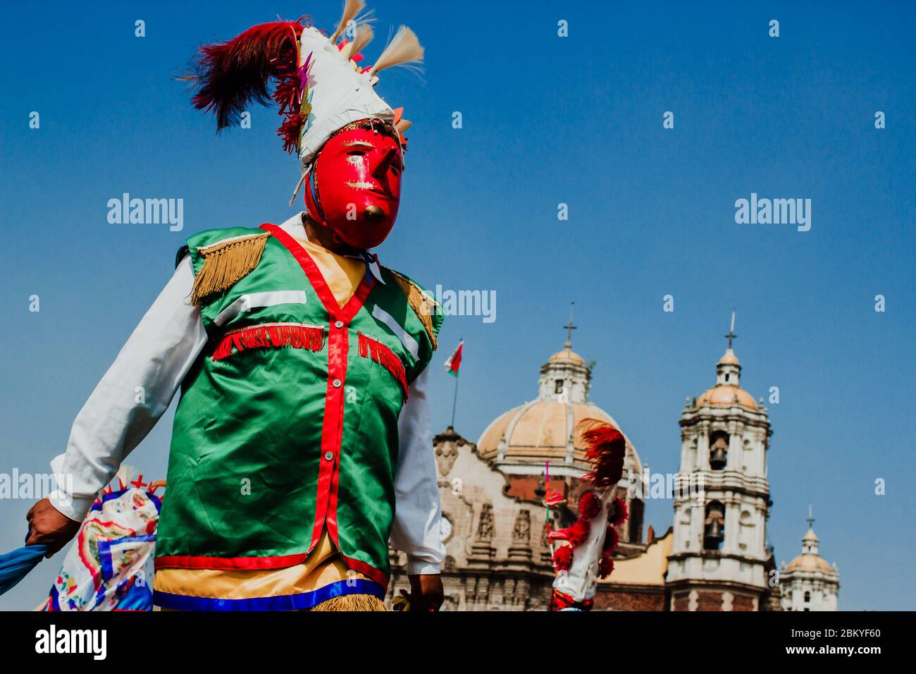 Karneval in Mexiko, mexikanische Tänzer tragen eine traditionelle mexikanische Folk reich an Farbe Stockfoto