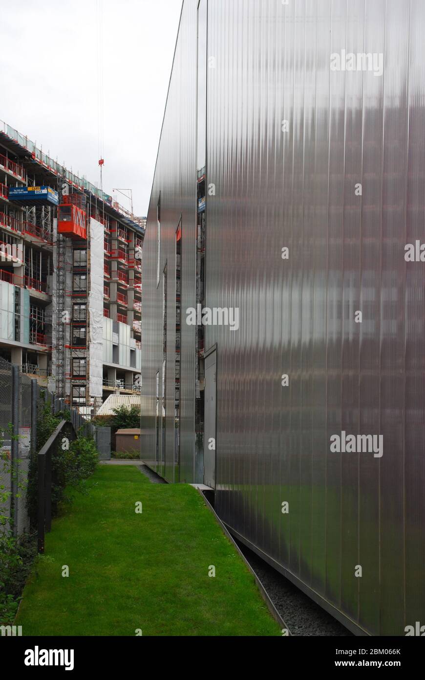 2000S Translucent Polycarbonate Cladding Laban Centre, King Charles Court, Greenwich Peninsula, London SE10 9JF von Herzog & de Meuron Stockfoto