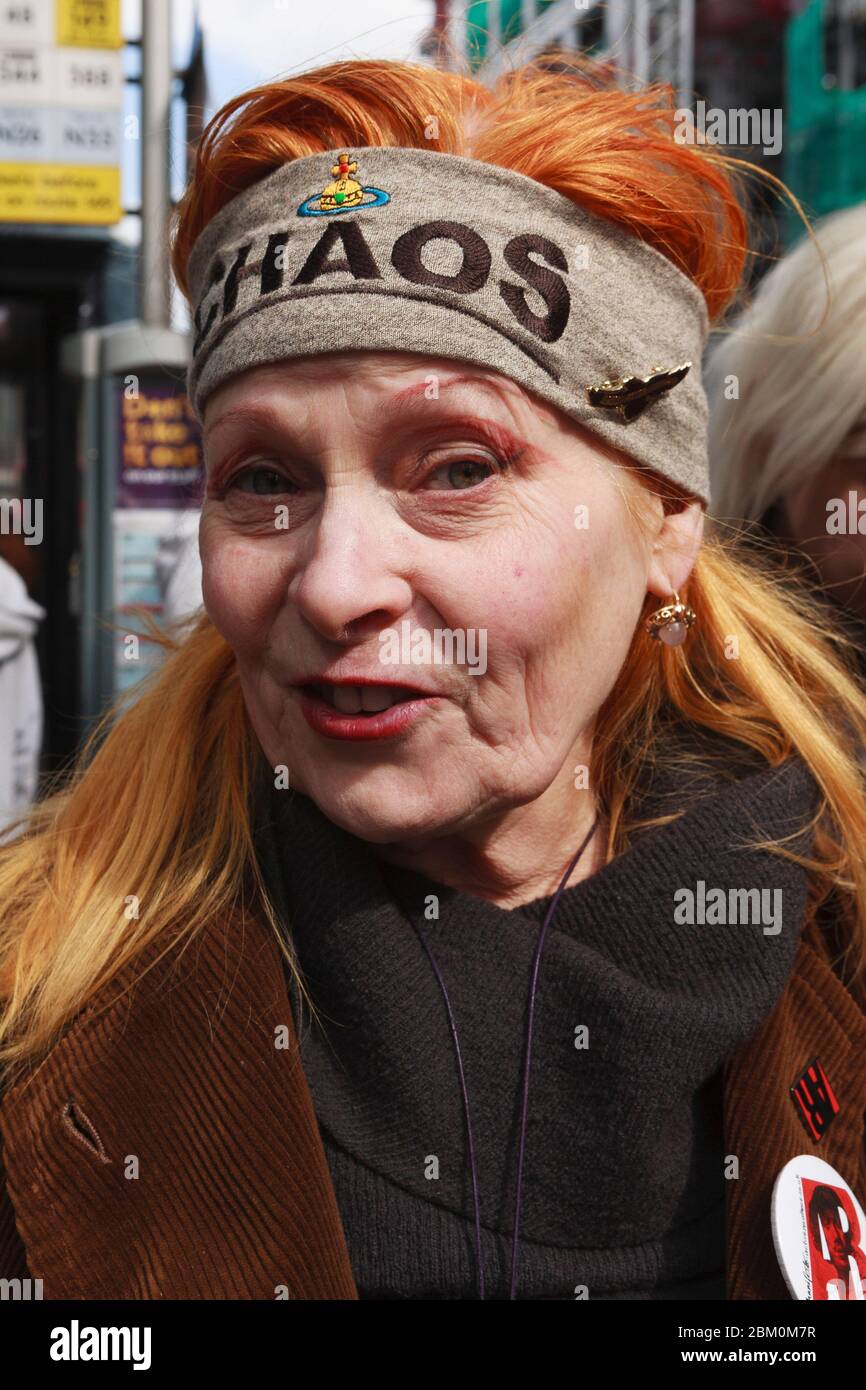 Vivienne Westwood Modedesignerin beim Anti G20 Klimacamp, Bishop Gate, City of London, UK London, UK. April 2009 Stockfoto